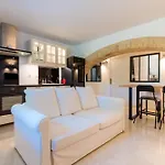 De La Mouline Dans Domaine Privée Apartamento *