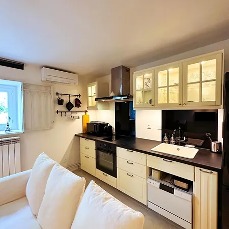 Appartement La Mouline Domaine Prive Pour Sejour En Famille Ou Entre Amis En Toute Intimite